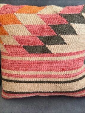 ❗️ 2 Handwoven Pink Geometric Accent Pillow
